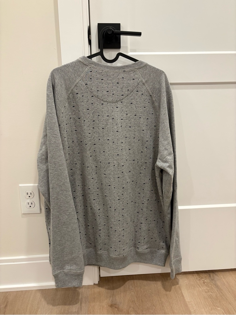 NWT men’s Bonobos Heather Gray Crewneck Sweatshirt - Picture 4 of 7